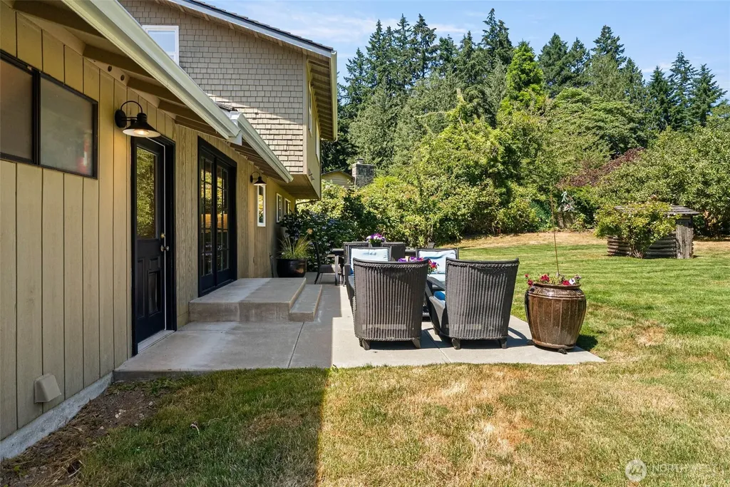 5356 Ruby Place NE Bainbridge Island WA 98110
