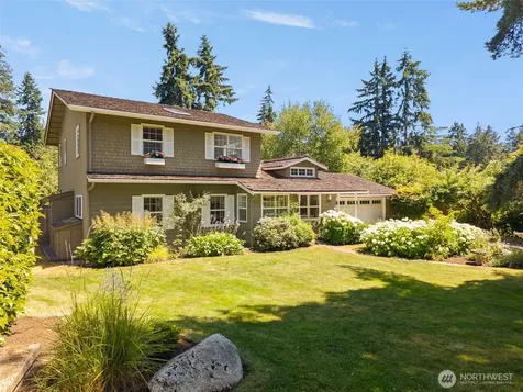 5356 Ruby Place NE Bainbridge Island WA 98110