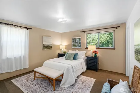 5356 Ruby Place NE Bainbridge Island WA 98110