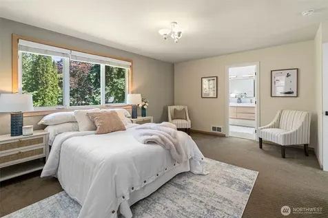 5356 Ruby Place NE Bainbridge Island WA 98110
