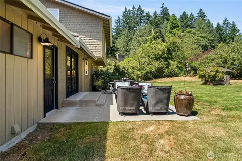 5356 Ruby Place NE Bainbridge Island WA 98110