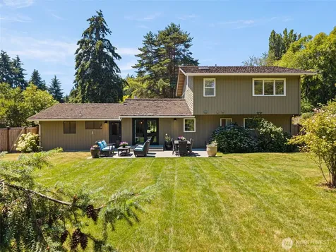 5356 Ruby Place NE Bainbridge Island WA 98110
