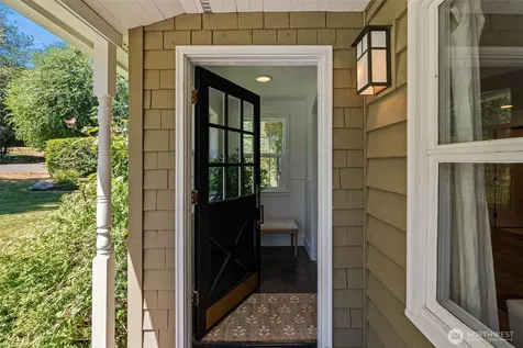 5356 Ruby Place NE Bainbridge Island WA 98110