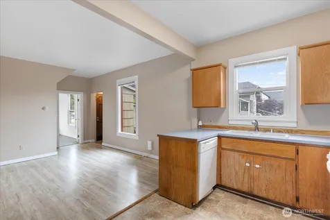 2307 Rockefeller Avenue Everett WA 98201