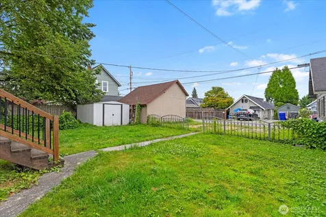 2307 Rockefeller Avenue Everett WA 98201