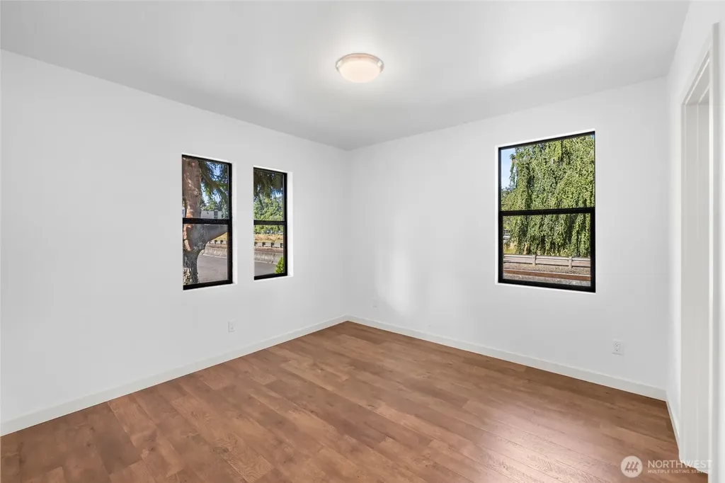 100 Milwaukee Street Mount Vernon WA 98273