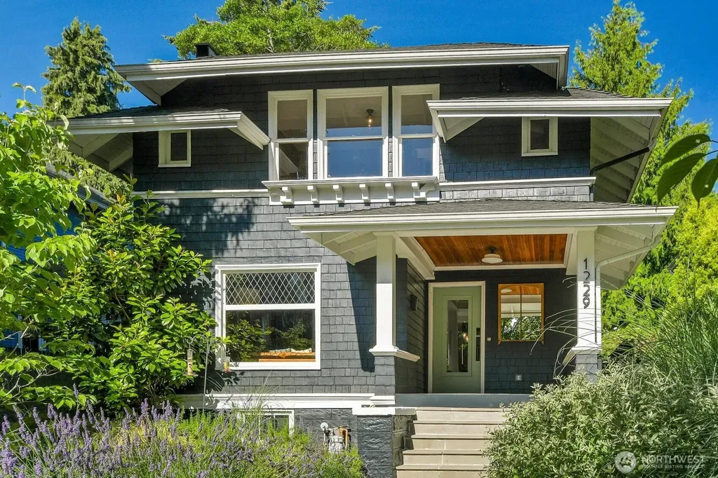 1229 18th Avenue E Seattle WA 98112
