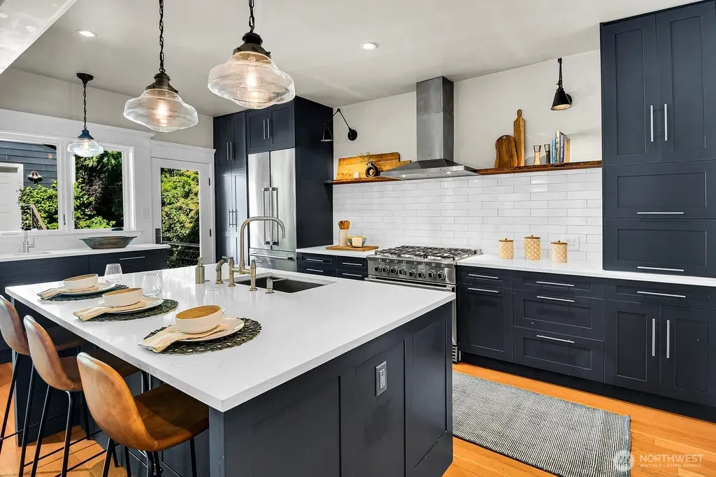 1229 18th Avenue E Seattle WA 98112