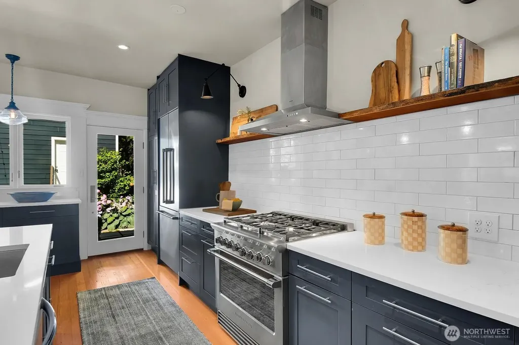 1229 18th Avenue E Seattle WA 98112