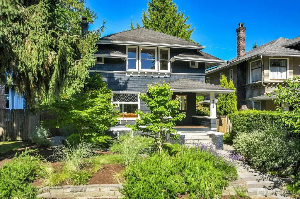 1229 18th Avenue E Seattle WA 98112