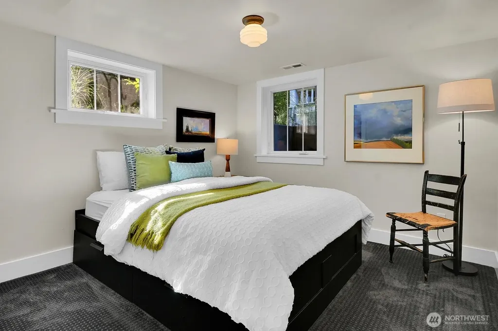 1229 18th Avenue E Seattle WA 98112
