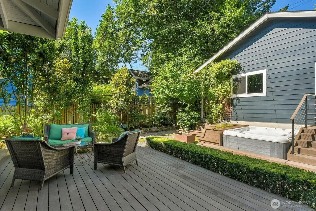 1229 18th Avenue E Seattle WA 98112