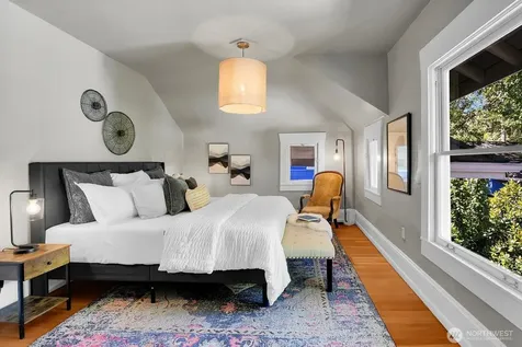 1229 18th Avenue E Seattle WA 98112