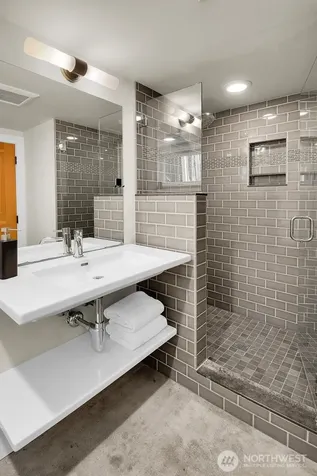 1229 18th Avenue E Seattle WA 98112