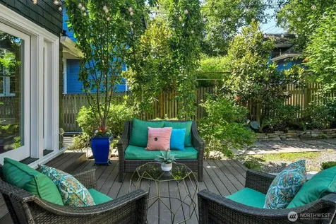 1229 18th Avenue E Seattle WA 98112