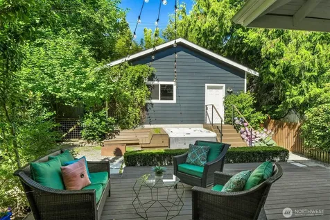 1229 18th Avenue E Seattle WA 98112