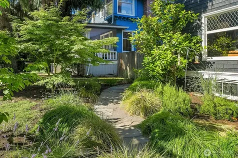 1229 18th Avenue E Seattle WA 98112