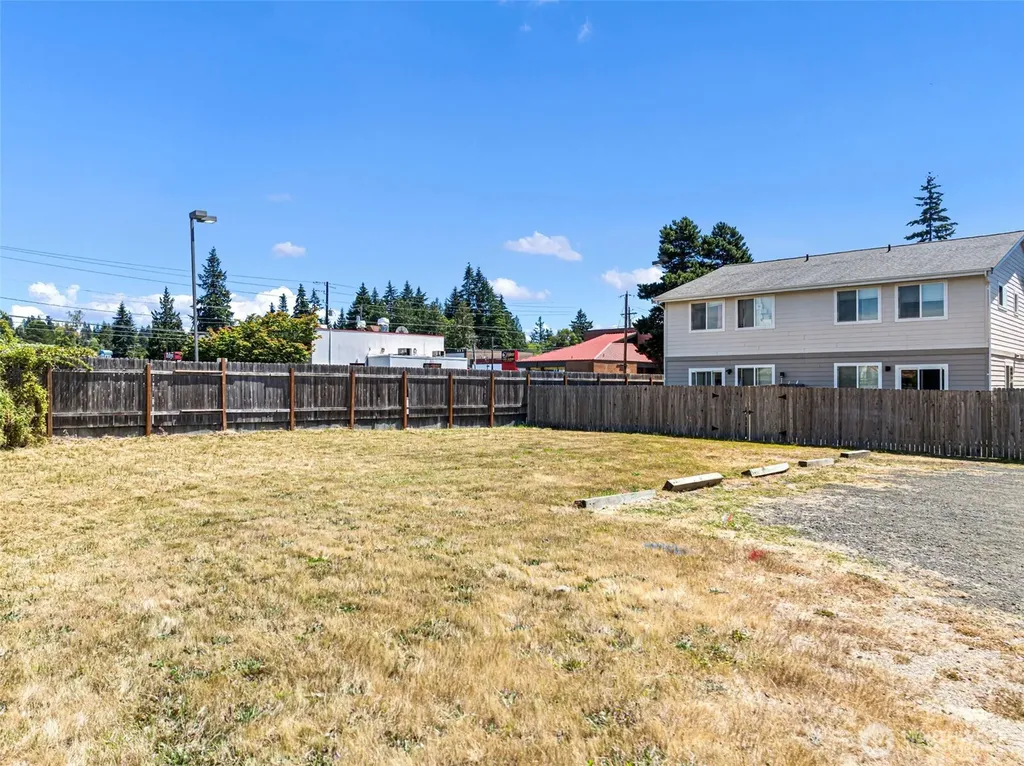1042 Hanford Avenue Bremerton WA 98310