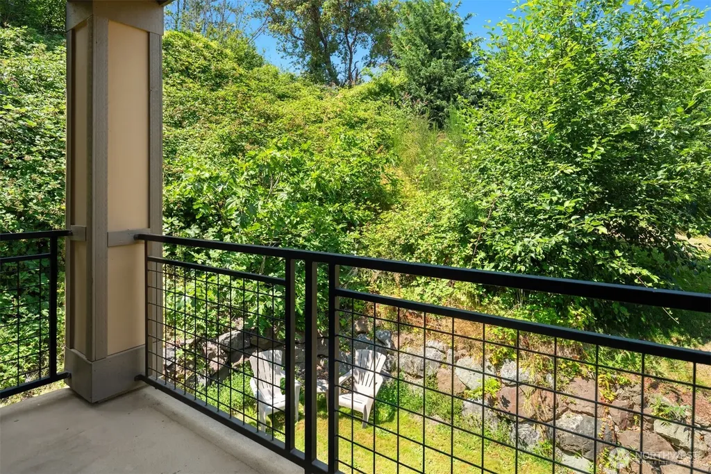 2755 SW Sylvan Heights Drive Seattle WA 98106