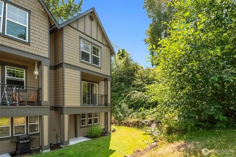 2755 SW Sylvan Heights Drive Seattle WA 98106