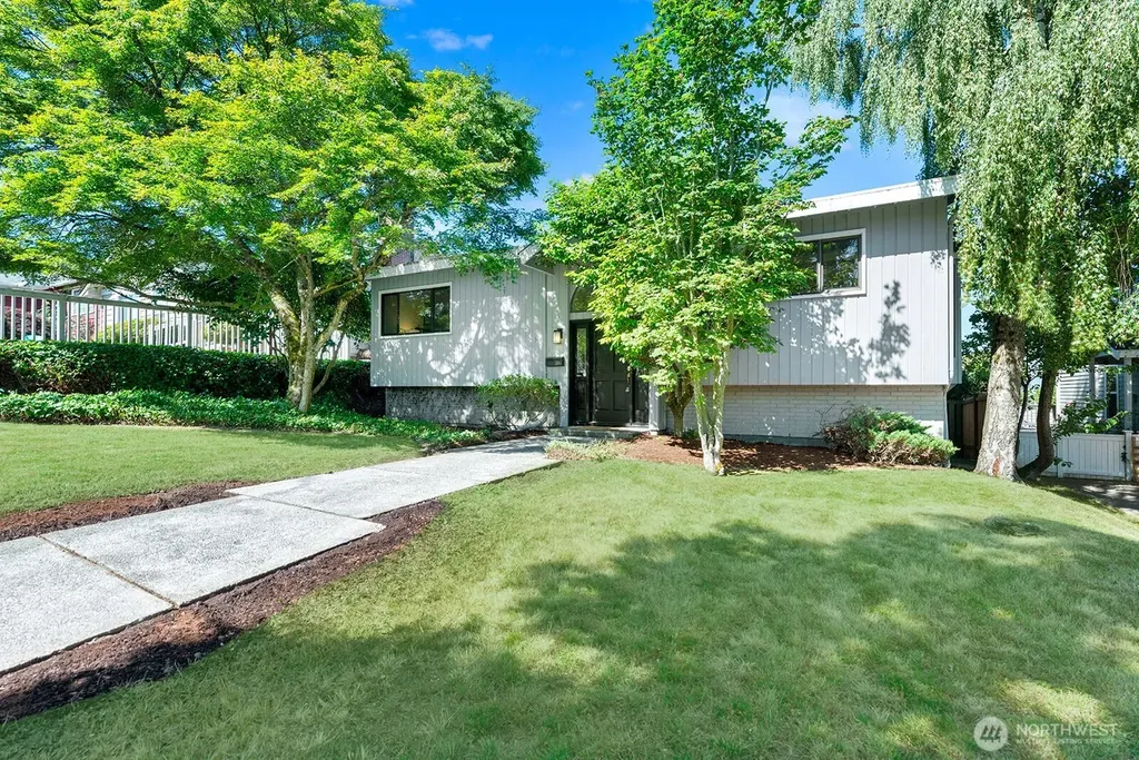 6531 37th Avenue SW Seattle WA 98126