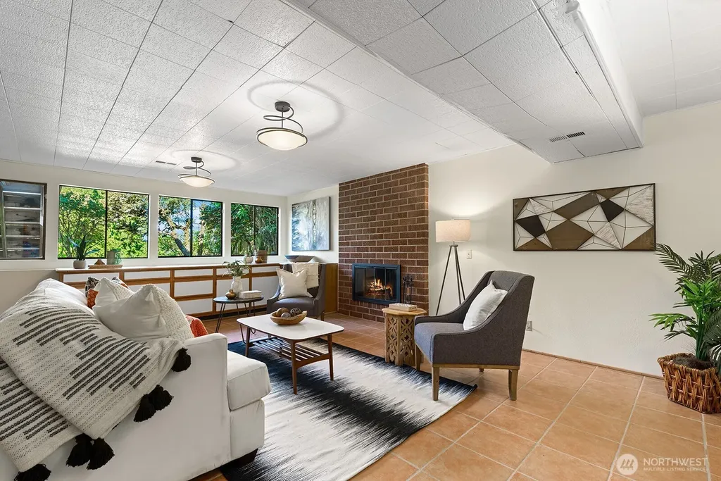 6531 37th Avenue SW Seattle WA 98126