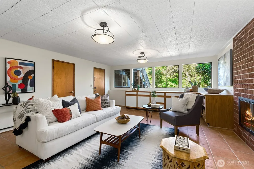 6531 37th Avenue SW Seattle WA 98126