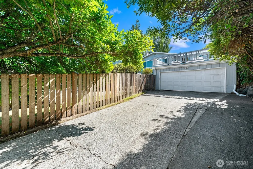 6531 37th Avenue SW Seattle WA 98126