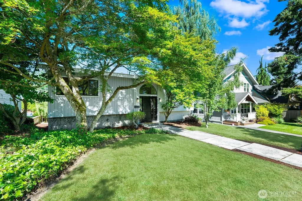 6531 37th Avenue SW Seattle WA 98126