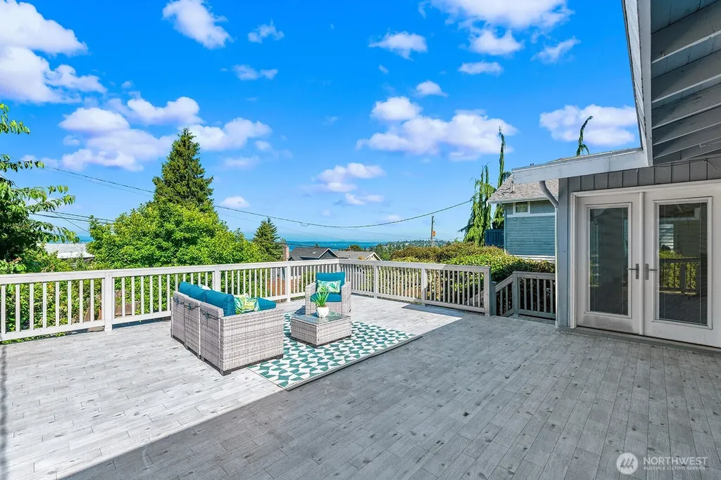 6531 37th Avenue SW Seattle WA 98126