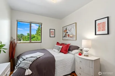 6531 37th Avenue SW Seattle WA 98126