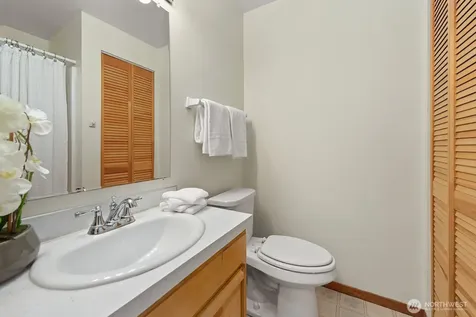 6531 37th Avenue SW Seattle WA 98126