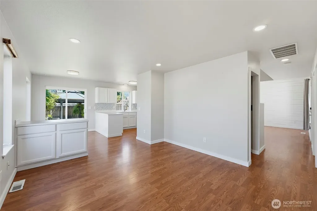 402 Orting Avenue NW Orting WA 98360