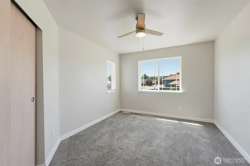 402 Orting Avenue NW Orting WA 98360