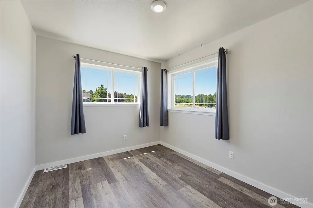 402 Orting Avenue NW Orting WA 98360