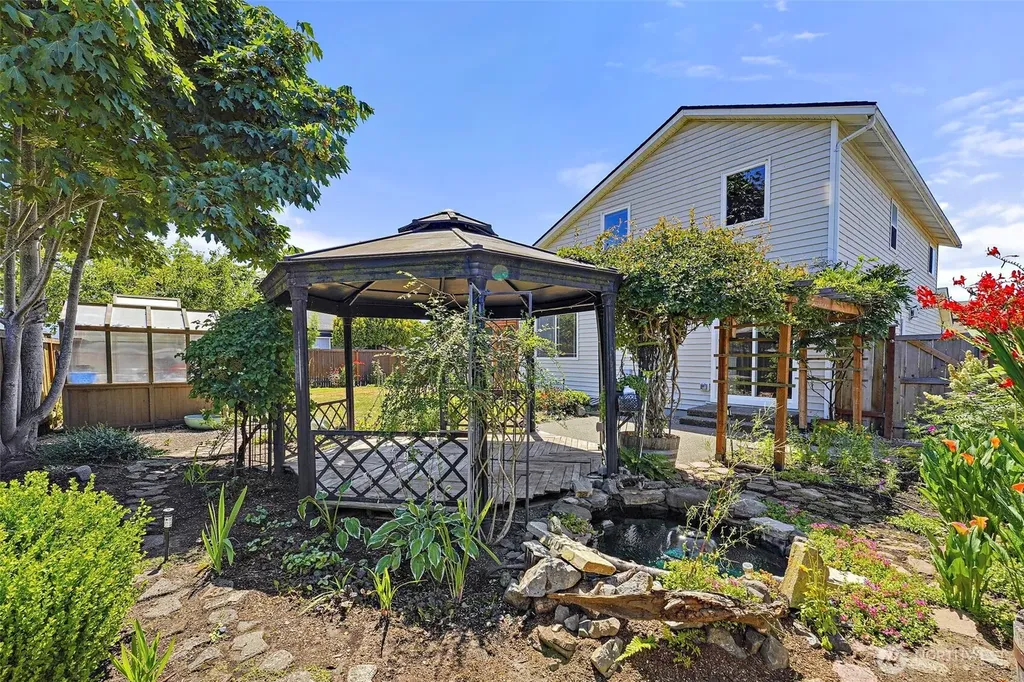 402 Orting Avenue NW Orting WA 98360