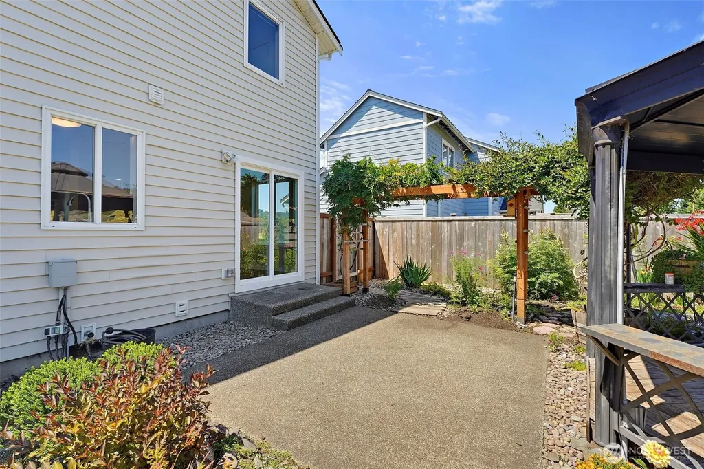 402 Orting Avenue NW Orting WA 98360