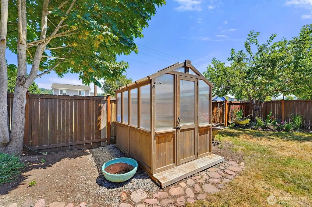 402 Orting Avenue NW Orting WA 98360