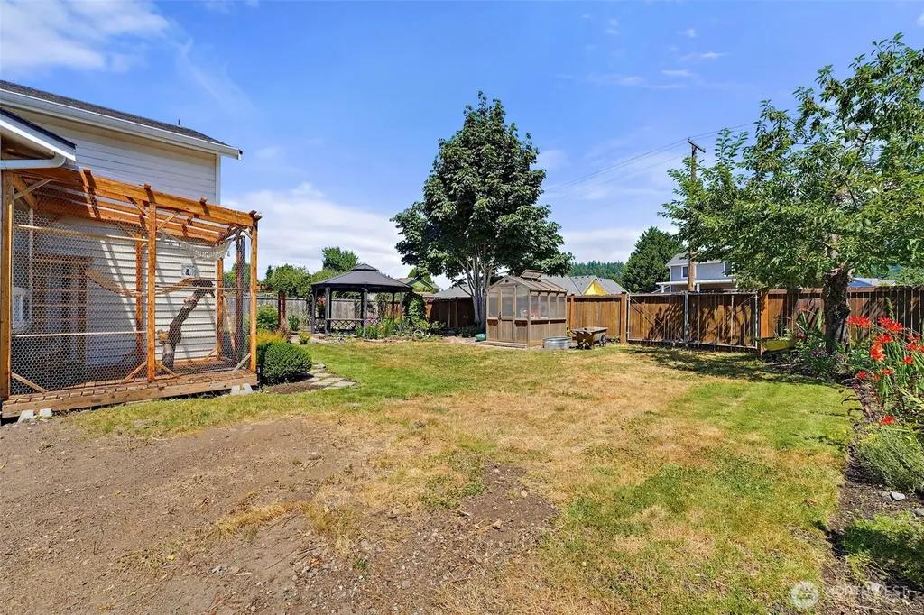 402 Orting Avenue NW Orting WA 98360