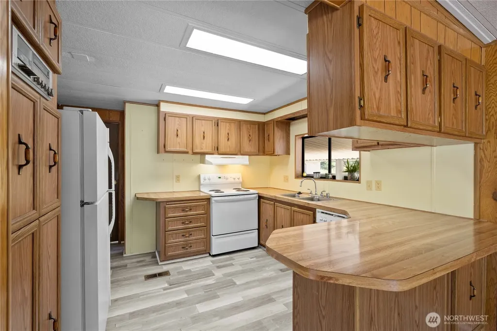 2514 State Route 702 E Roy WA 98580