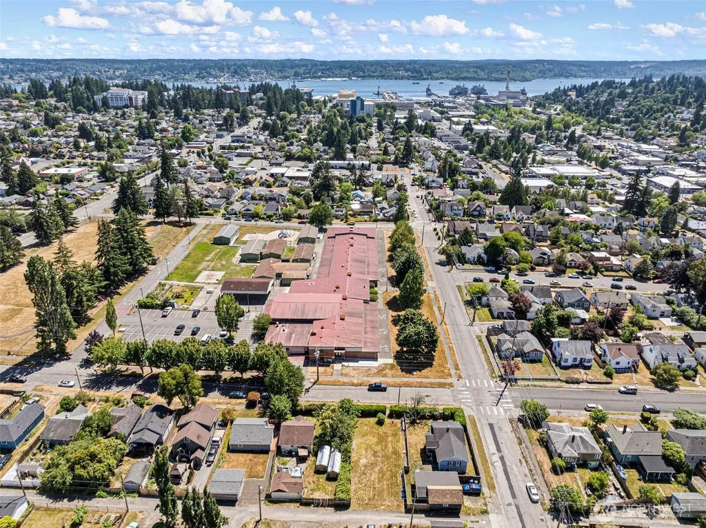 2212 2214 10th Street Bremerton WA 98312