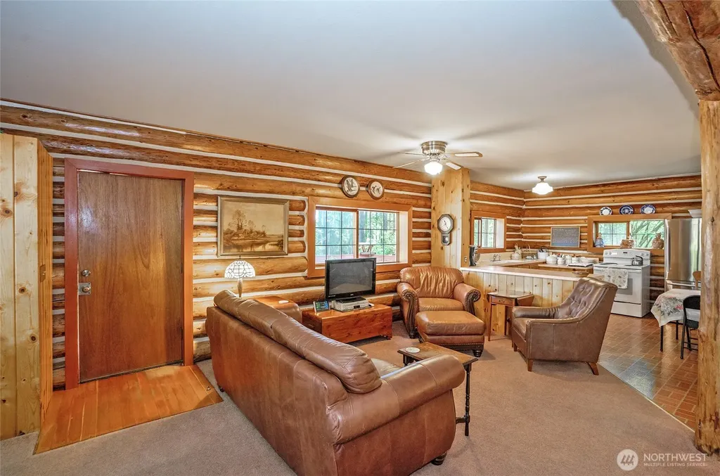 879 9th Avenue Fox Island WA 98333