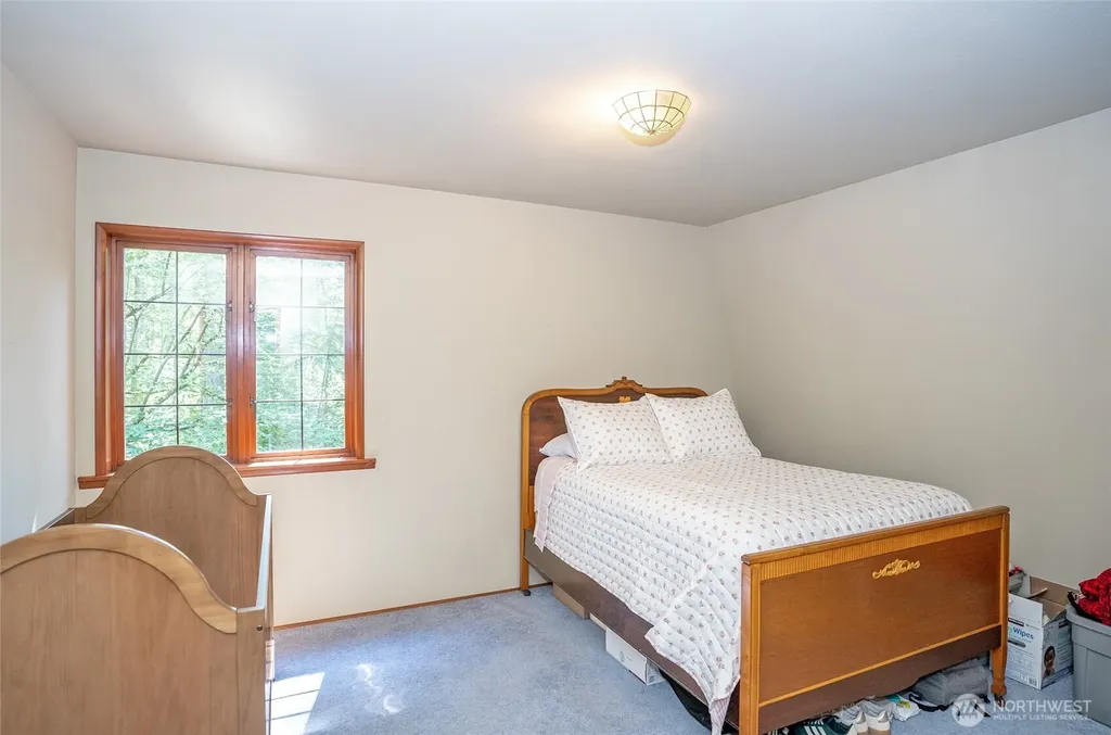 879 9th Avenue Fox Island WA 98333
