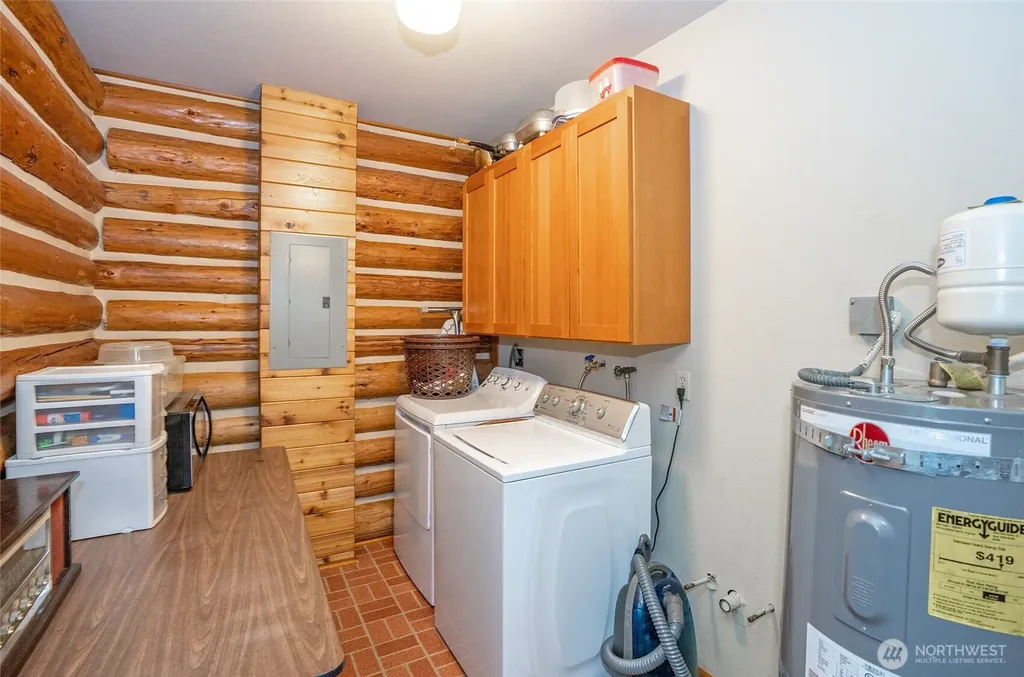 879 9th Avenue Fox Island WA 98333