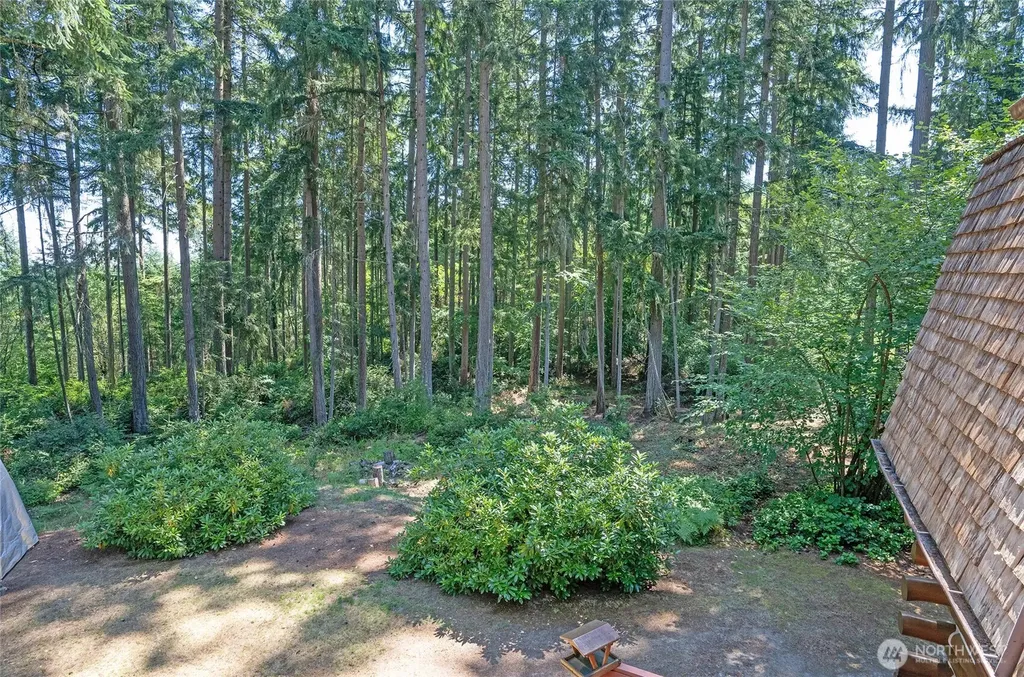 879 9th Avenue Fox Island WA 98333