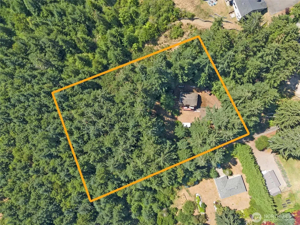 879 9th Avenue Fox Island WA 98333