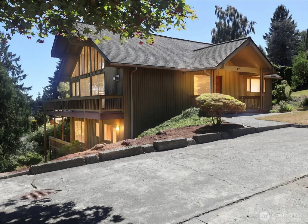 737 8th Avenue Aberdeen WA 98520