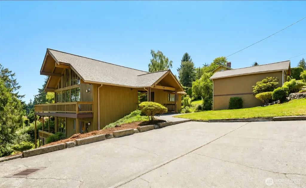 737 8th Avenue Aberdeen WA 98520