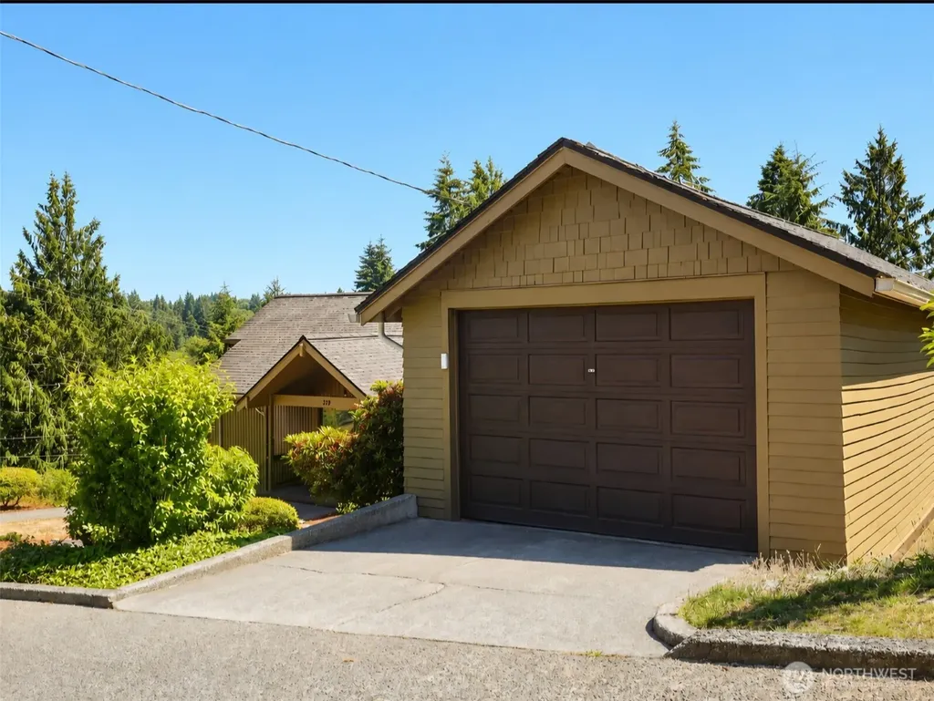 737 8th Avenue Aberdeen WA 98520