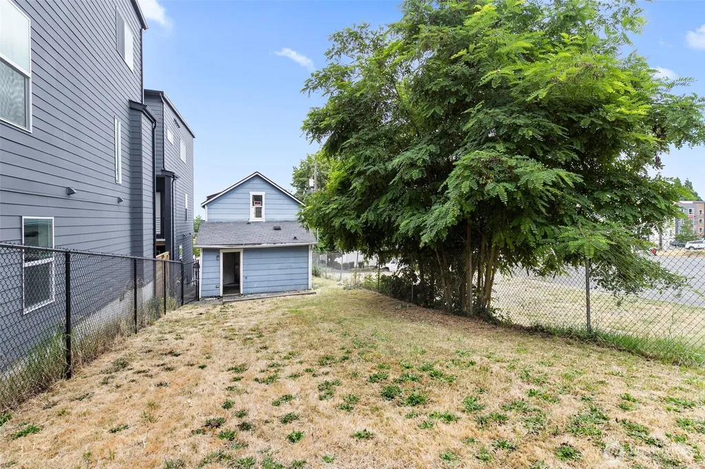 2371 S Yakima Avenue Tacoma WA 98405